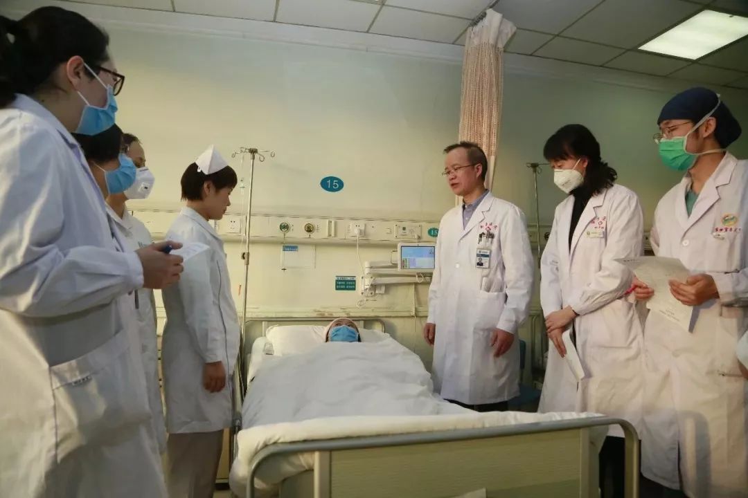 中国首例！女儿“借”母亲子宫，成功生下自己的宝宝