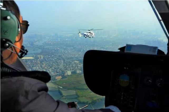 *毒涉**财富达2亿、出动4000警力围剿——“*毒冰**教父”地下王国覆灭记