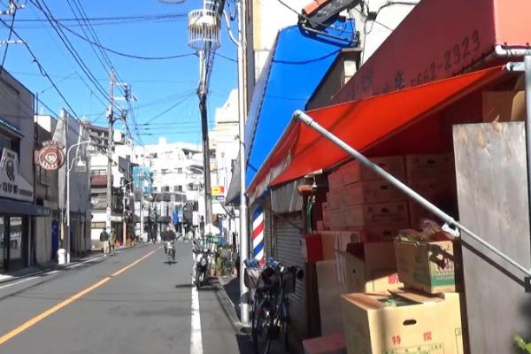 一般普通的日本家庭月收入是多少,日本白领工资收入