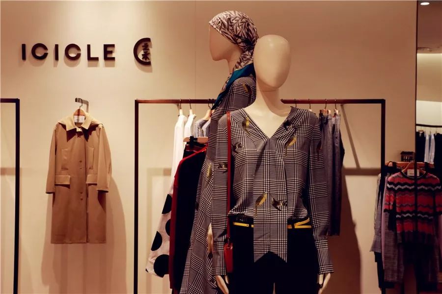 过年怎么穿才能震动别人,过年这样穿很好看