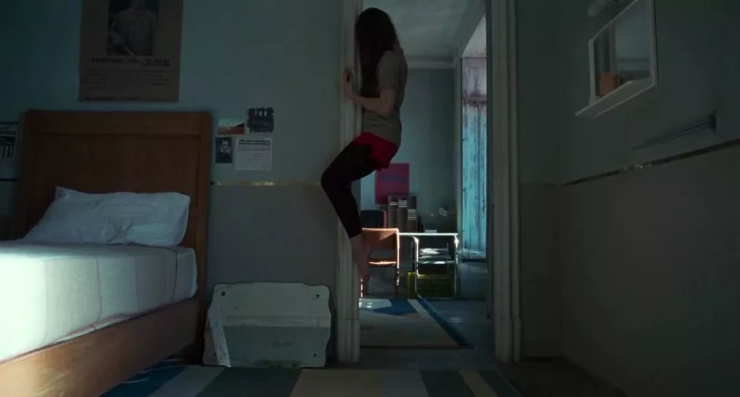 最诡异的恐怖片只有几十秒,8部令人不寒而栗的恐怖片