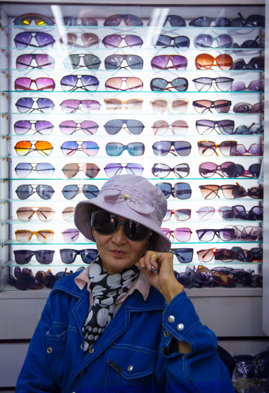 港星名人买买买：柬埔寨千金小姐，北角的眼镜皇后｜香港市井⑯