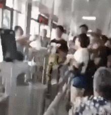 取暖器烤的腿上有红斑,冬天烤火小腿起红斑多久消失