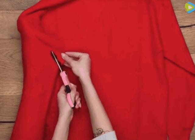 旧毛衣先别扔剪一刀美翻了,旧毛衣一件变两件