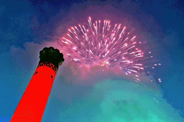 正月十五烟花秀人山人海,正月十五烟花秀人山人海太热闹了