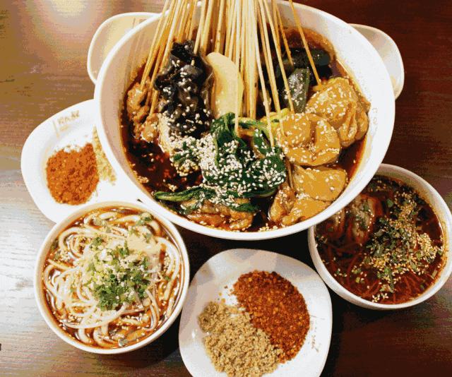 全莱州的女王女神都来了！停车一定免费、万向轮行李箱也一定免费……