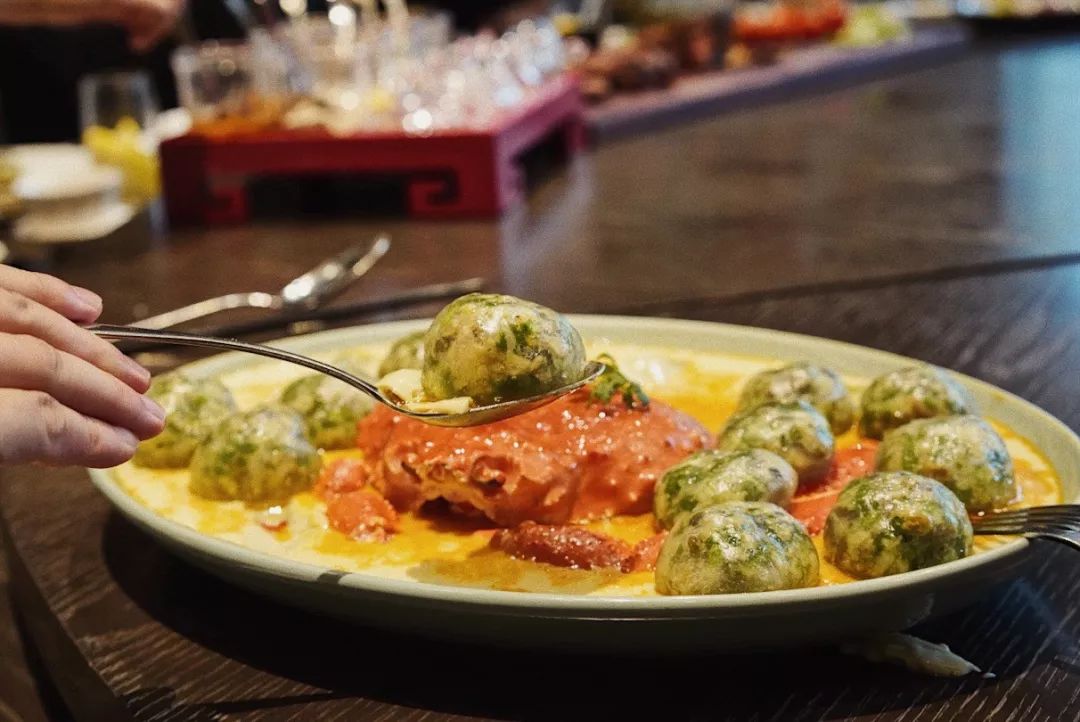 一向以“好吃”出名的凯悦，这次带我把人间三月的春天都吃进了嘴里