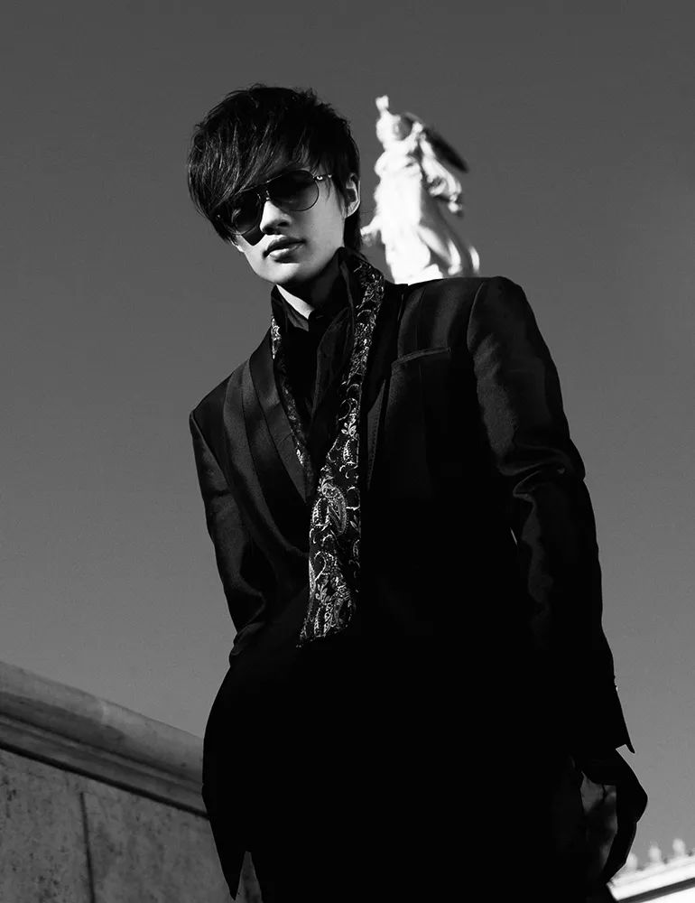 力压周杰伦、引领非主流、霸屏QQ空间…陪你长大的他，怎么混得这么惨？