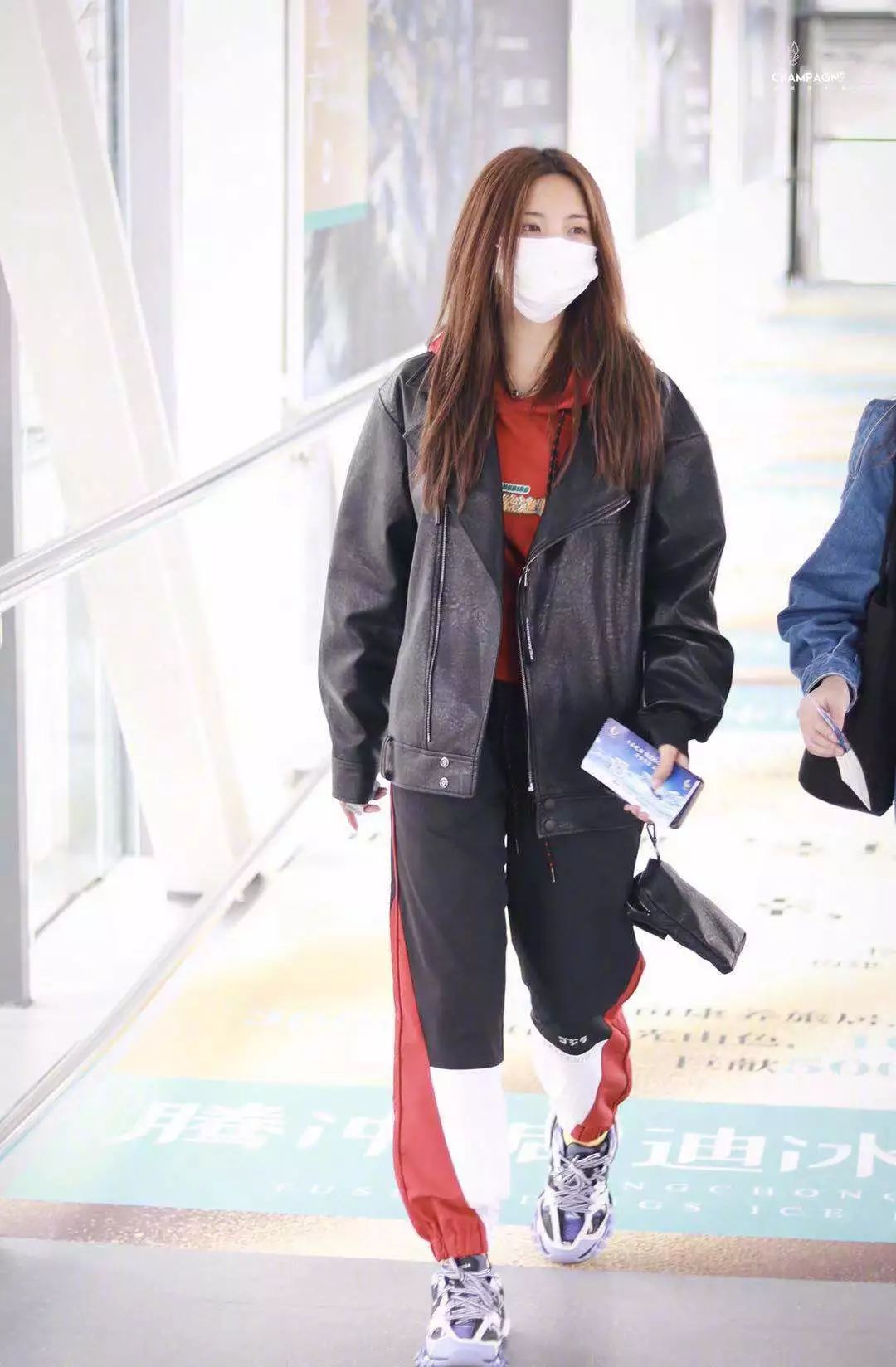 高街里捞夯货要选对KOL，比如宋祖儿孟美岐和张嘉倪她们……