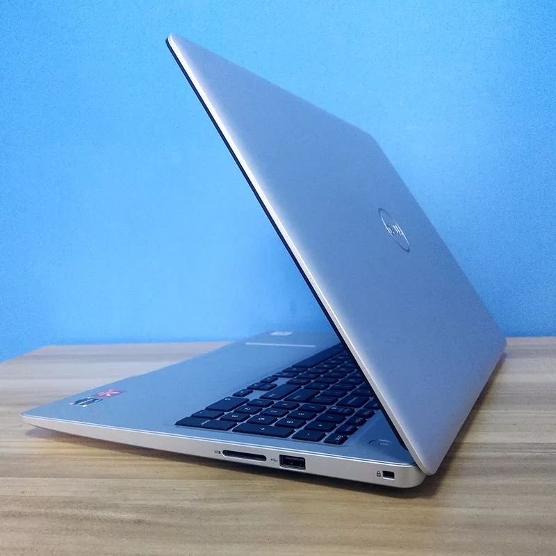 【猪王二手】习武之人最爱：机械键盘+18.5寸大屏游戏本