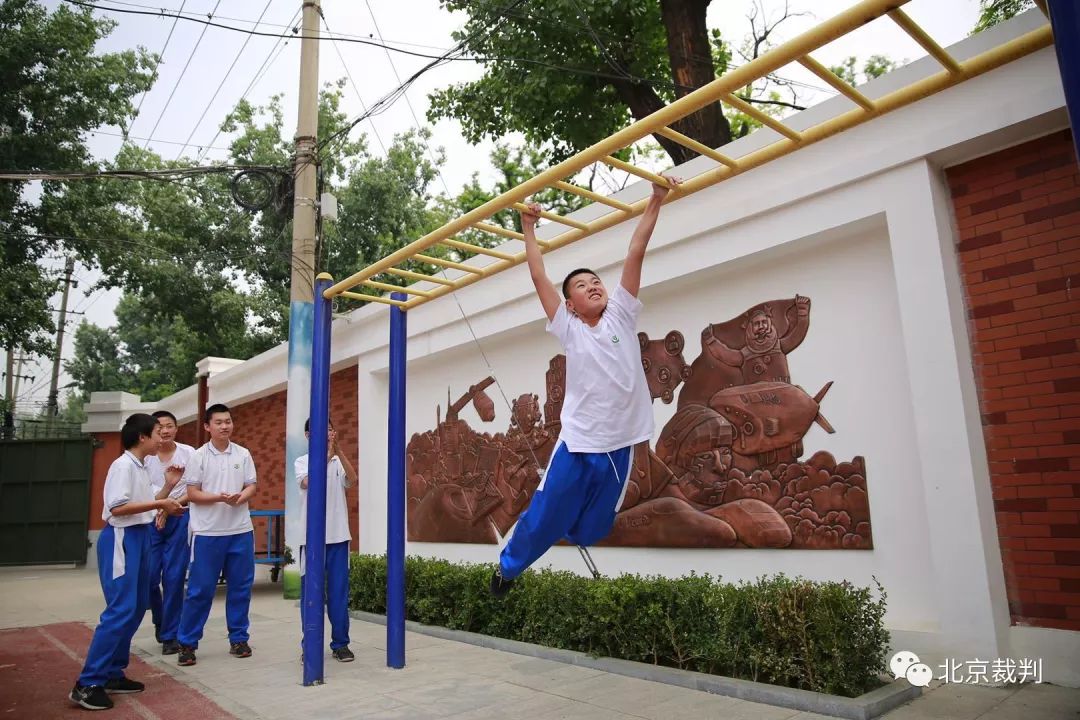 鏈濋槼绡悆瑁佸垽,鏈濋槼浣撹偛閿荤偧