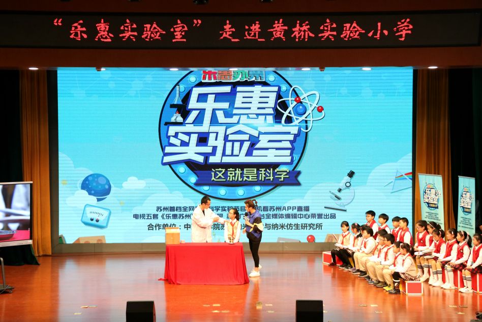 看着校园里熟悉的一切感慨万千,看到校园美好的景象