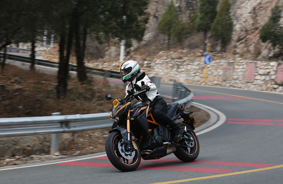 光阳krider400台湾车评,光阳krider400改装外观