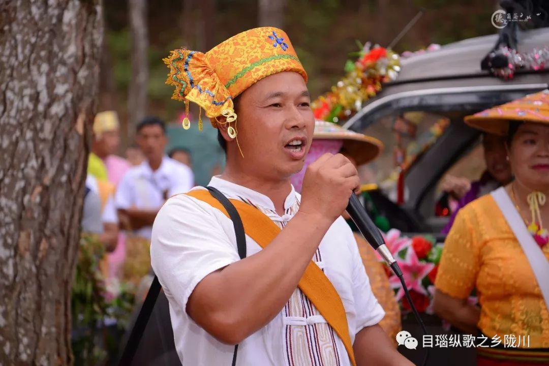 新泼水广场泼水时间,新泼水广场