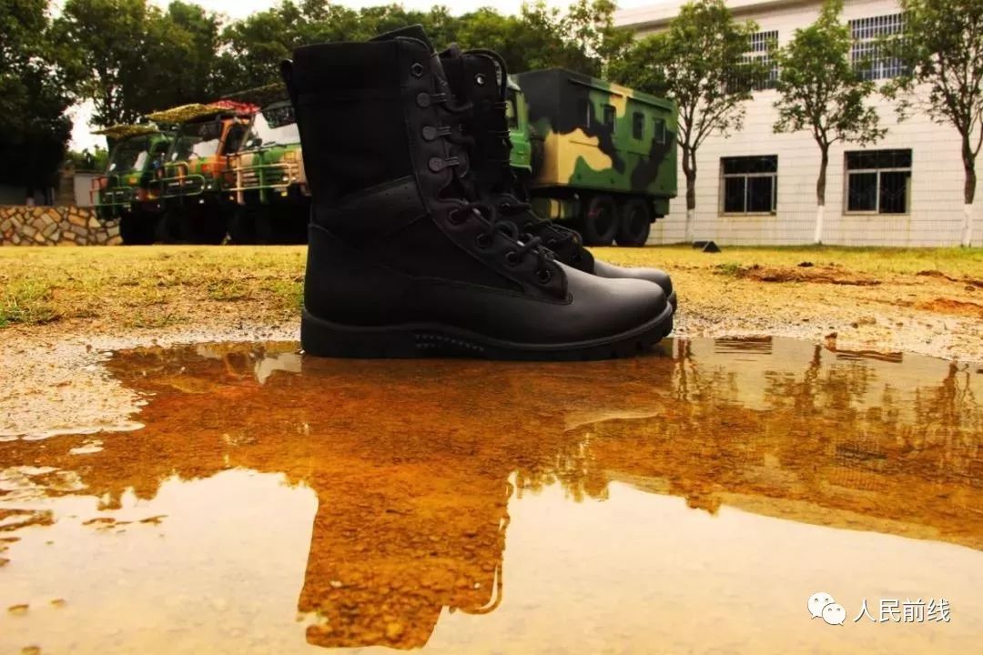 17式武警新式作战靴,17式作战靴军品和民品的区别
