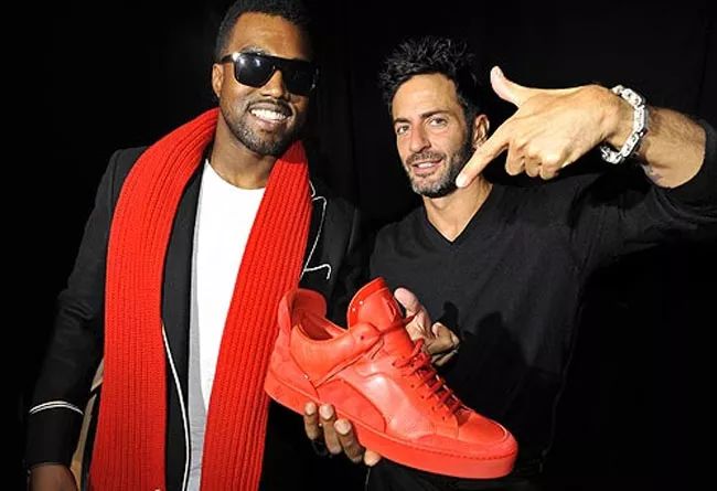 aj1和yeezy冰蓝哪个好,aj1和yeezy谁值得买