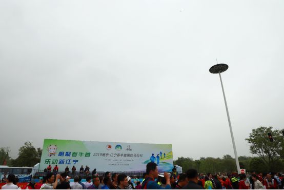 奇蛙无人机能跟随吗,奇蛙植保无人机报价