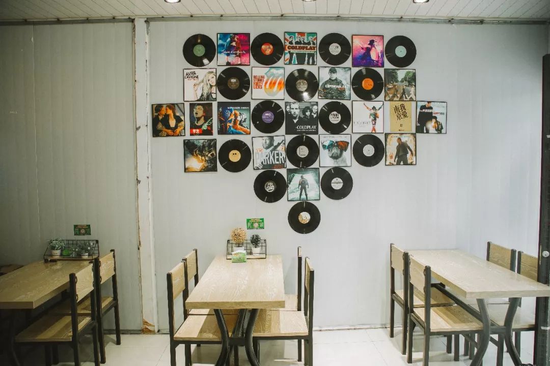 买一送一网红热卖新品,临沂南坊朱记臭豆腐