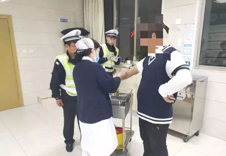 开车吃榴莲能查出酒驾吗,吃榴莲酒驾是真的吗