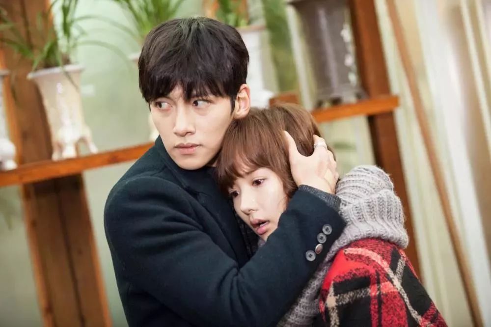 承认自己整容的韩国美女,承认整容彻底变网红脸