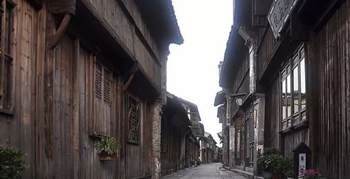 乌镇是人造景观吗,乌镇是真的古镇吗