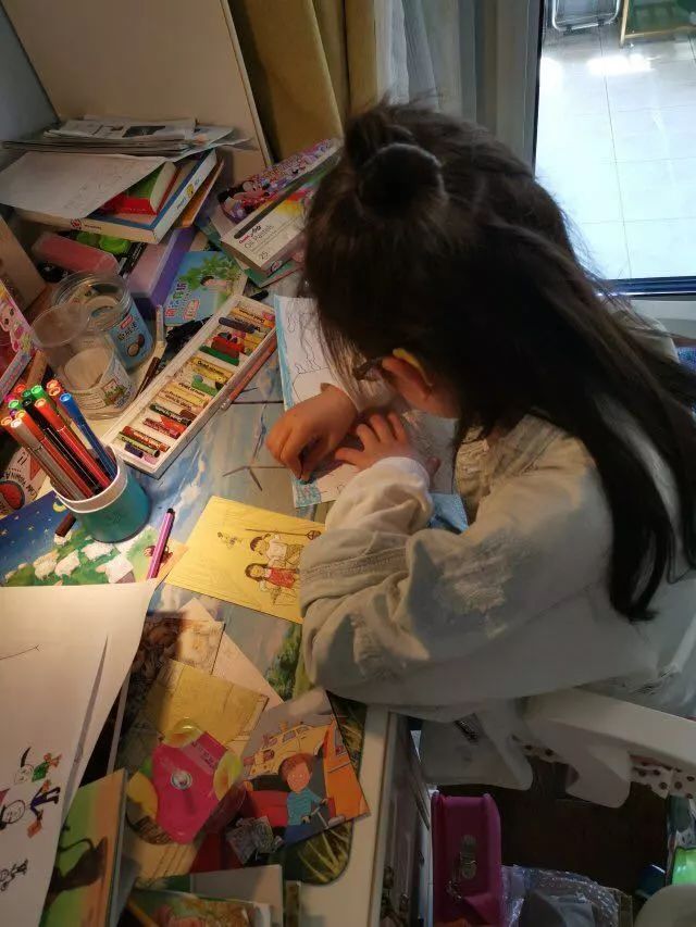 品味翰墨文香，记录阅读时光——丁荷111班阅读小报