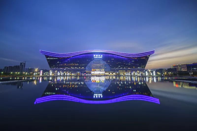 成都有一千种样子，我挑了其中的四种给你