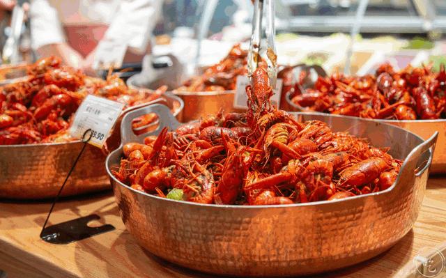 浦东新地标480米,上海浦东逛吃一条街