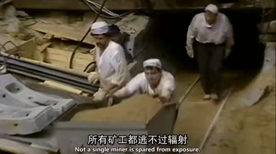 切尔诺贝利清理屋顶的士兵,切尔诺贝利清理石墨的士兵