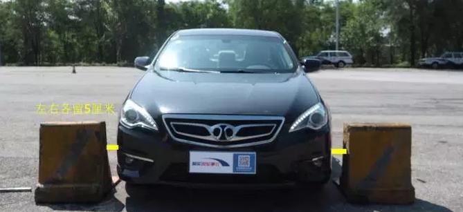 新手女司机怎样分辨红绿灯,怎么判断女司机技术好不好