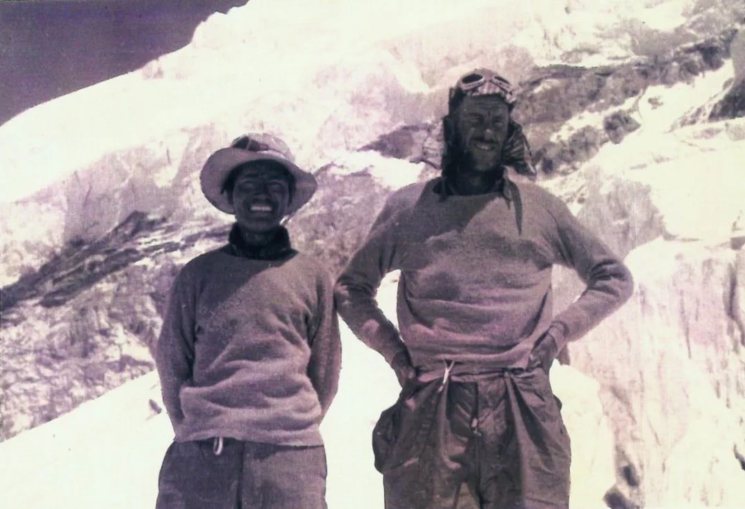 世界之巅珠穆朗玛峰文案,世界之巅珠穆朗玛峰俯视地球