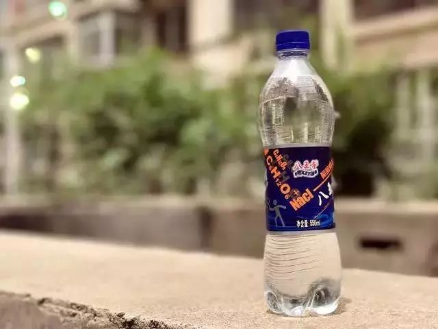 15款国产饮料大测评，当地火到爆外地无人晓，最后一种你绝对没喝过！