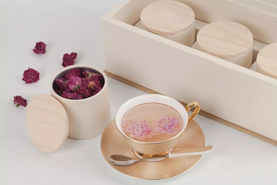 工作日明星夫妻档，红红火火幸福撒狗粮