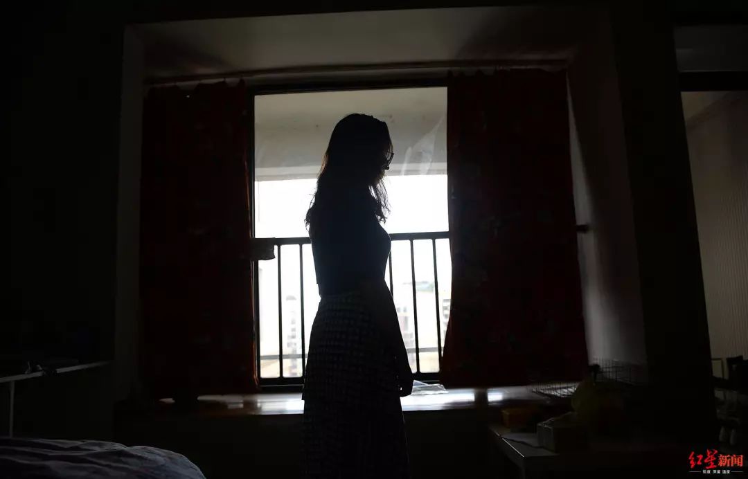 合租室友用洗衣机洗内衣,合租室友半夜洗澡洗衣服