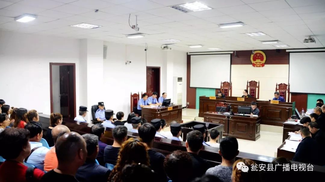 3人以上聚众赌博获利5000元,微信建群坐庄赌博犯法吗