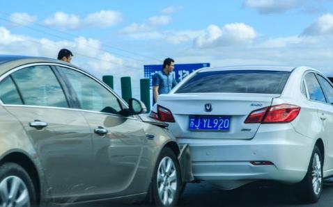 教您十大安全驾驶技巧,安全驾驶100个技巧