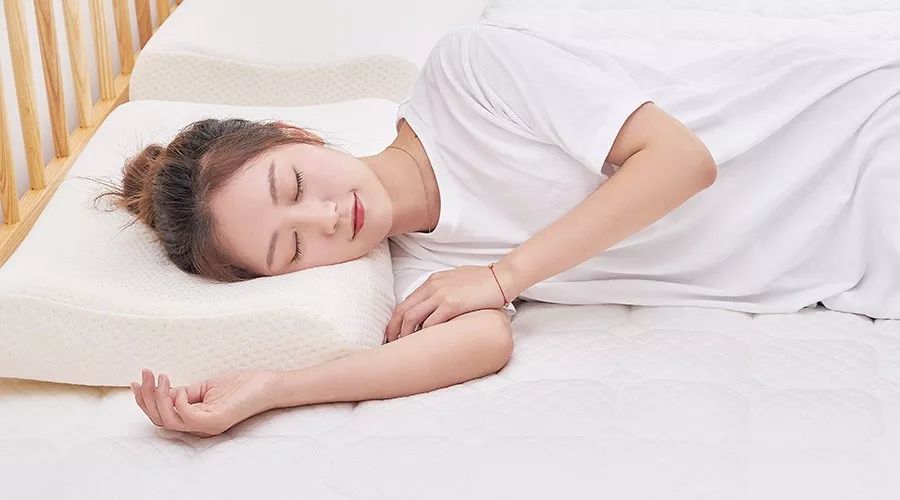 买一送一乳胶枕成人护颈枕,买一送一正品泰国天然乳胶枕