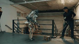 请停止霸凌机器人，“波士顿动力Atlas”反击人类真相