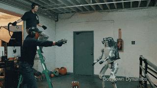 请停止霸凌机器人，“波士顿动力Atlas”反击人类真相