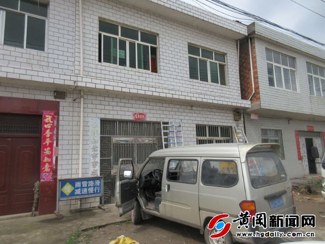 小伙包工头吵架,小伙与包工头吵架