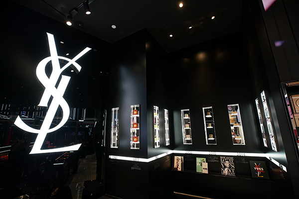 ysl圣罗兰美妆官方直播,ysl圣罗兰美妆广告视频