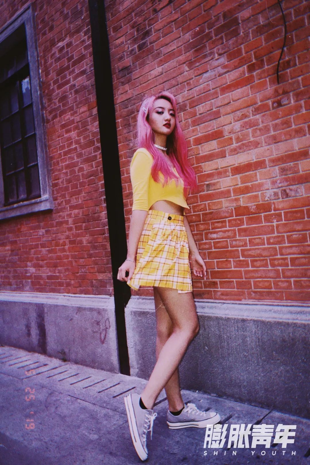 卡卡|欧美风大妞甜辣突袭～绝不退潮的糖果系穿搭攻略都在这