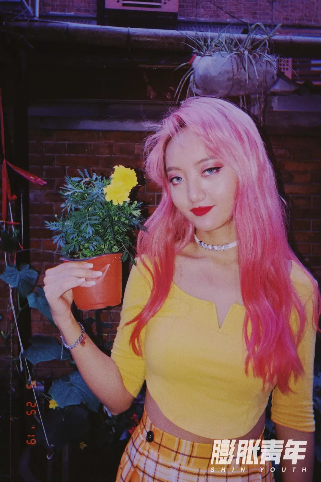 卡卡|欧美风大妞甜辣突袭～绝不退潮的糖果系穿搭攻略都在这