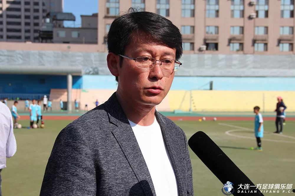 「蓝·青训」欧洲青训专家团考察万达4所基地校赞中国青训在前进