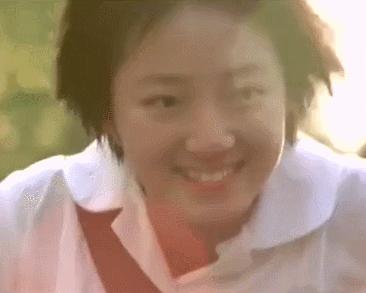 为什么我女朋友的照片头上都是蝴蝶？