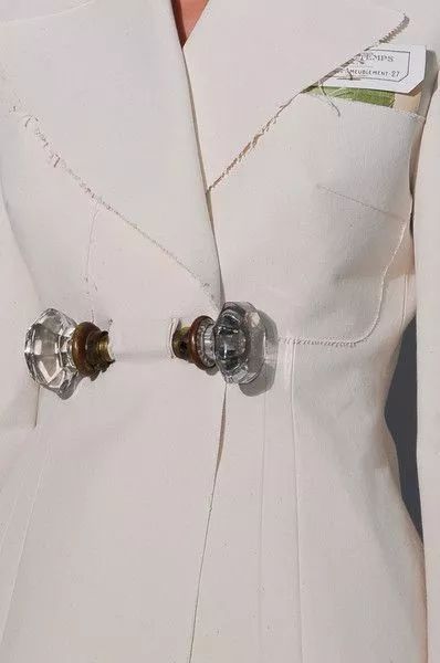 为什么白衬衫不能随便穿,为什么白衬衫是工作装