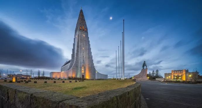 欧洲旅游教堂推荐,去欧洲旅行一定去五大教堂和城堡