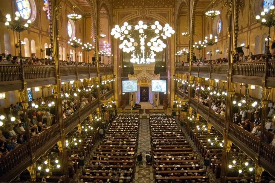 欧洲旅游教堂推荐,去欧洲旅行一定去五大教堂和城堡