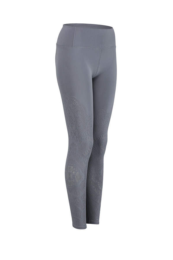 lululemon举办主题习练活动庆祝国际瑜伽日