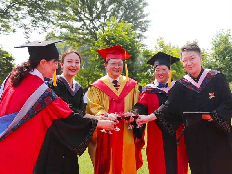 再见了我的大学央视纪录片,再见了我的大学诗朗诵